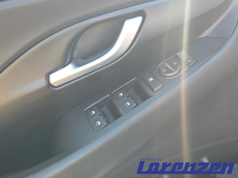 Hyundai i30 Connect & Go EU6d 1.0 T-GDI Navi LED Apple CarPlay — photo 17