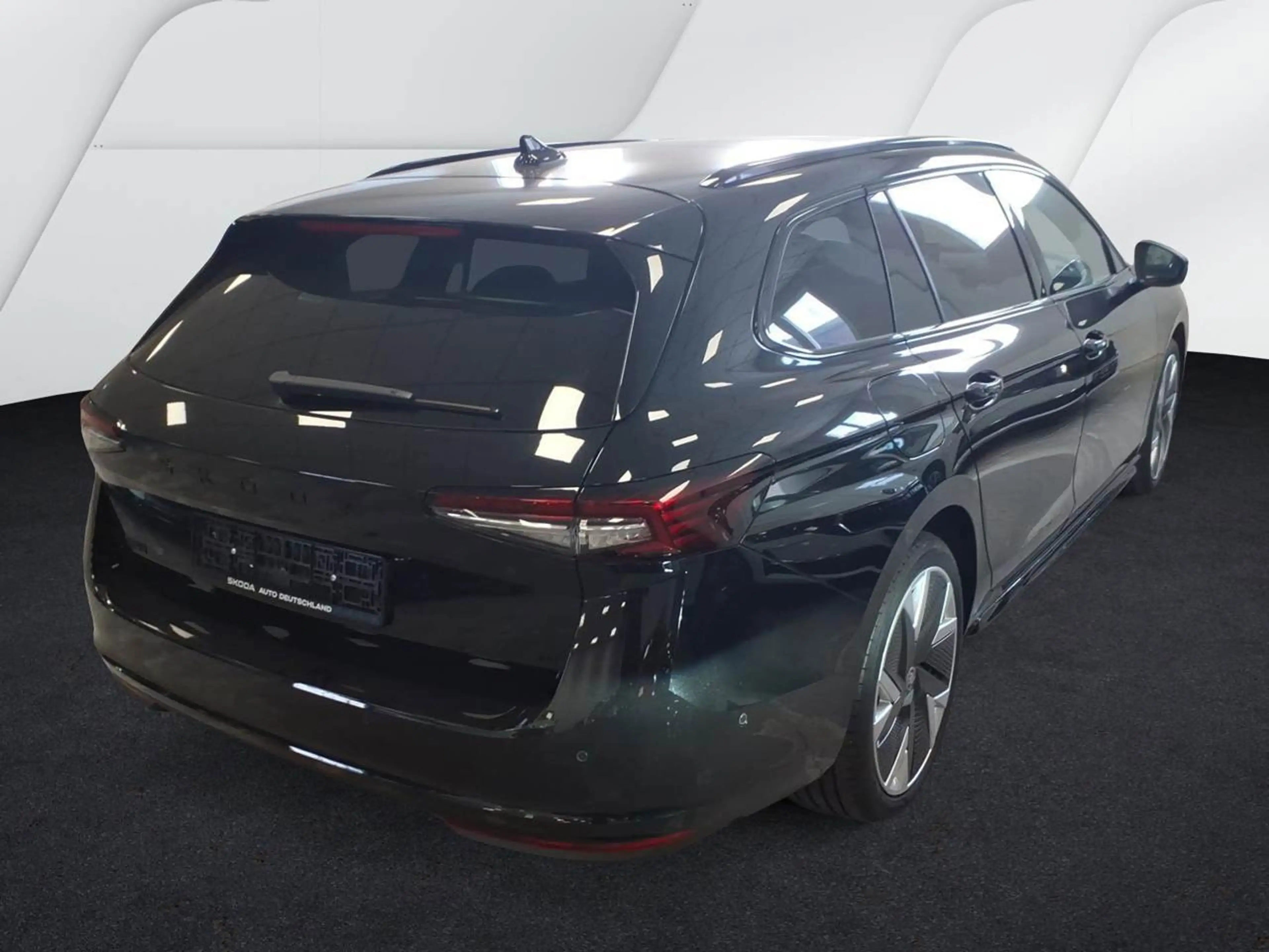 Skoda Superb Combi iV 1.5 TSI DSG SPORTLINE*LED*HUD*CA — photo 2