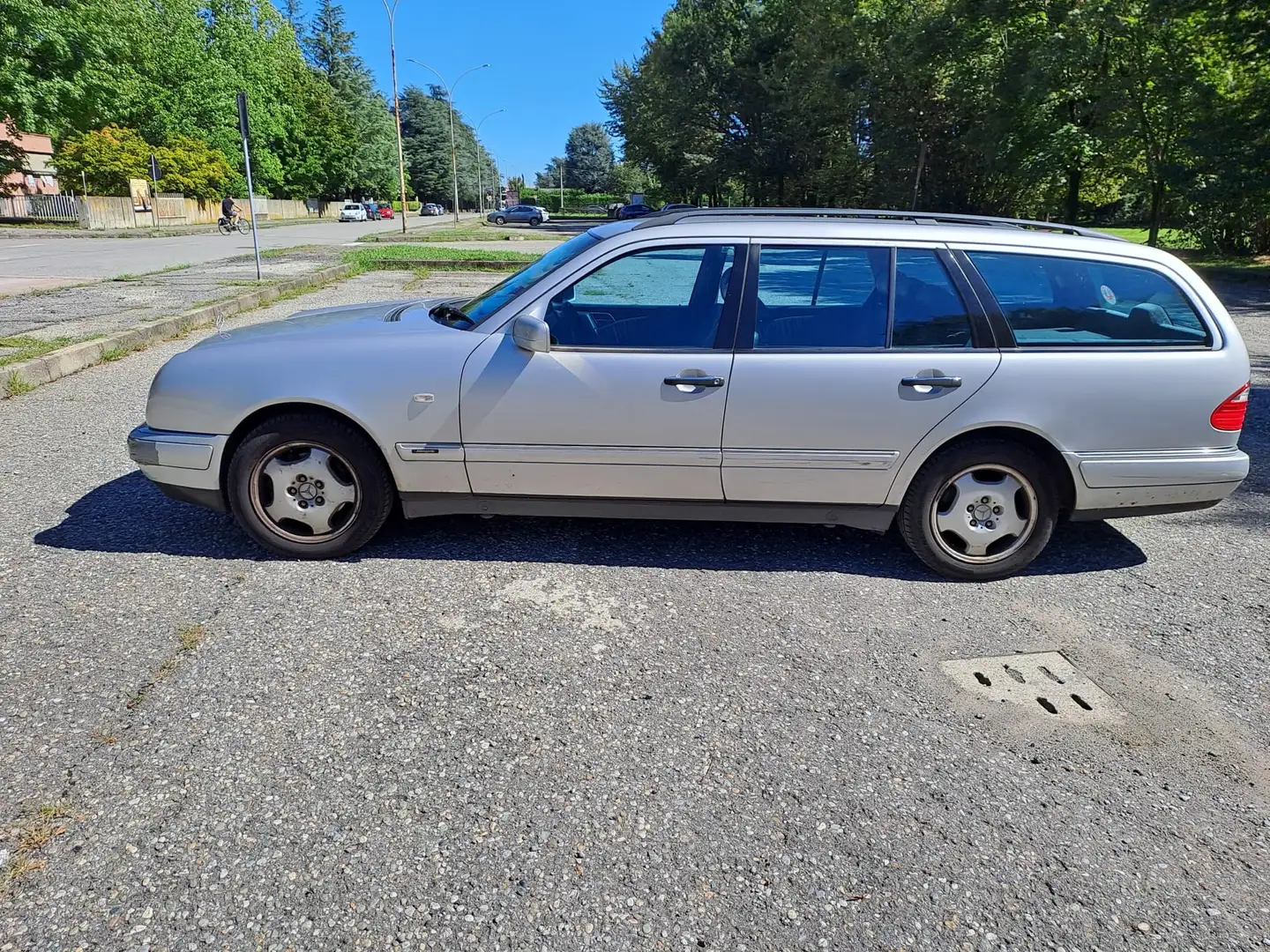 Mercedes-Benz E 280 E SW 280 V6 Avantgarde 4matic - 1