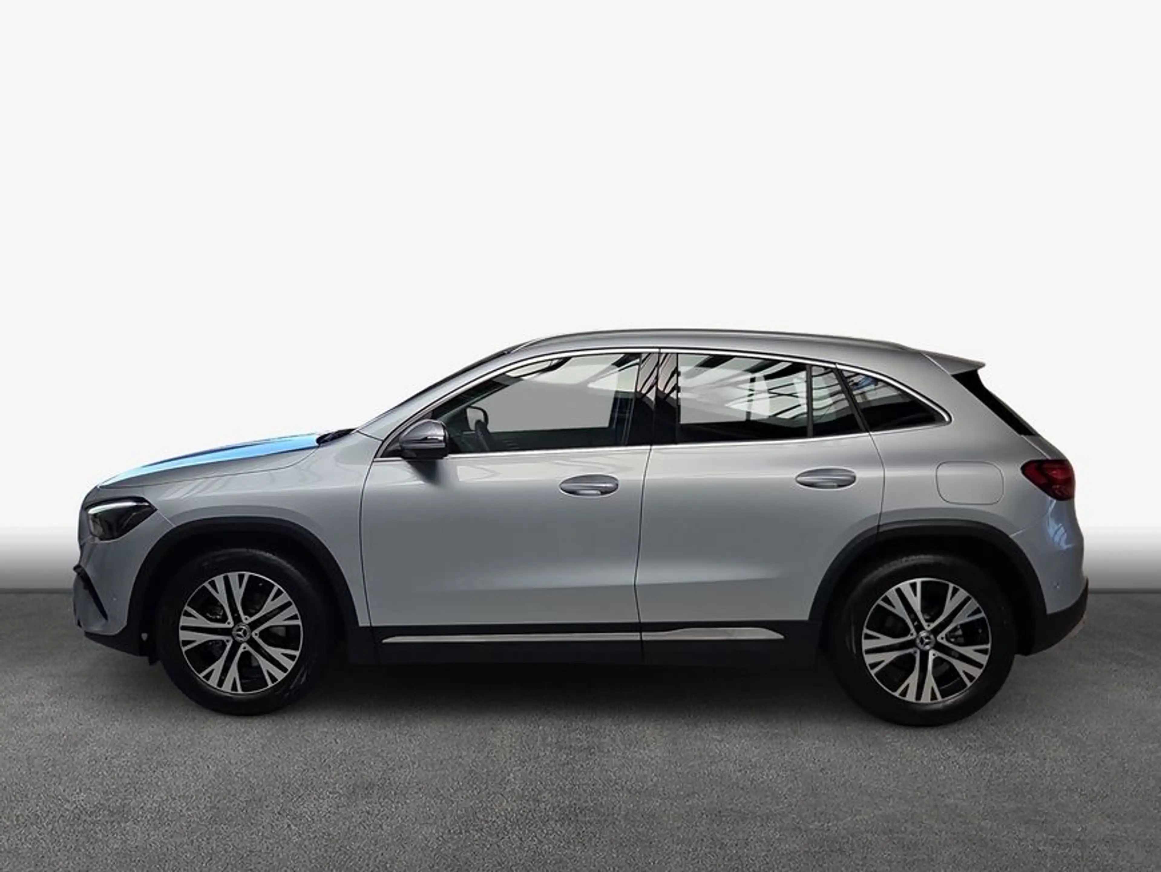 Mercedes-Benz GLA 200 GLA — photo 4