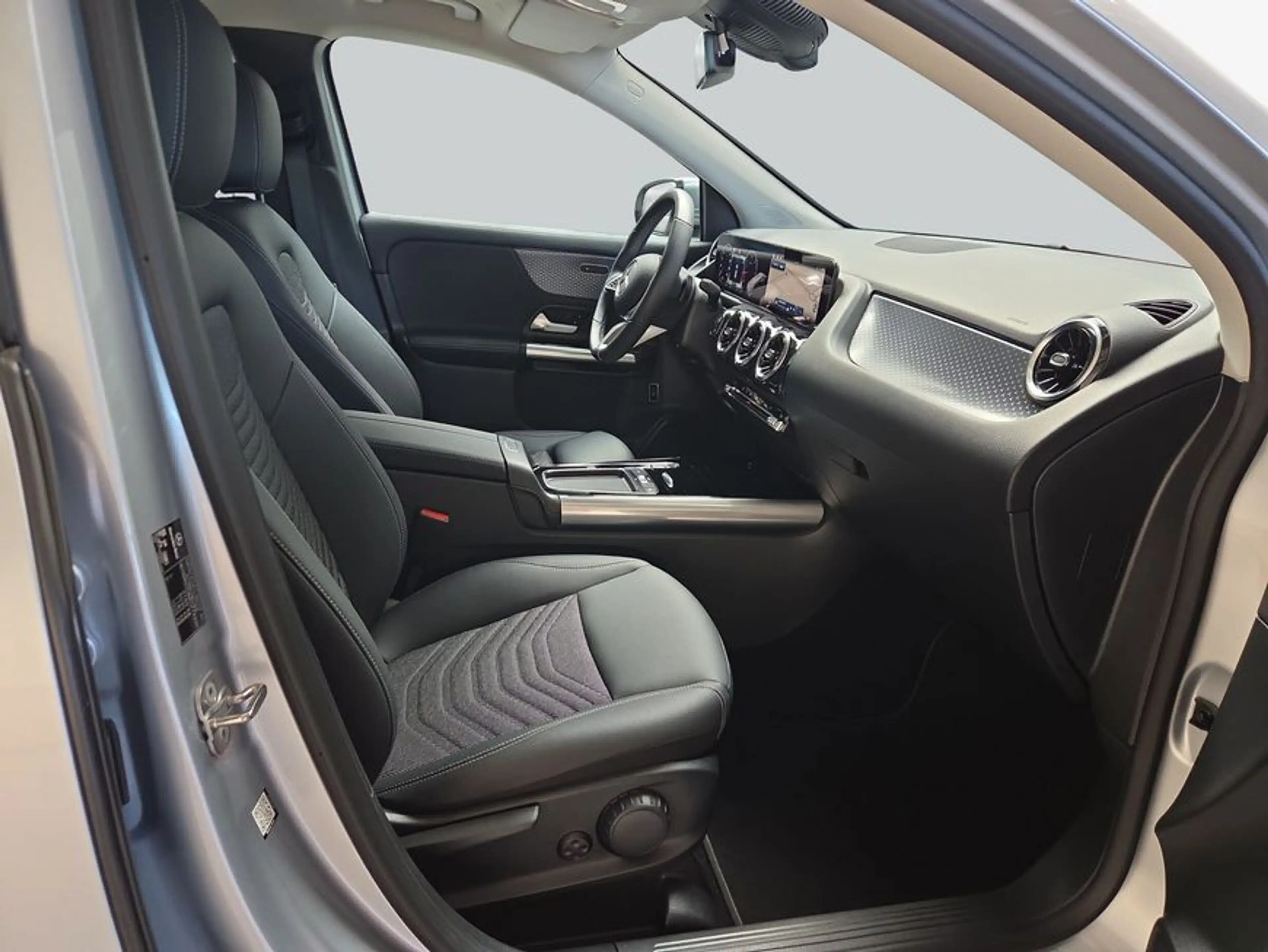 Mercedes-Benz GLA 200 GLA — photo 12