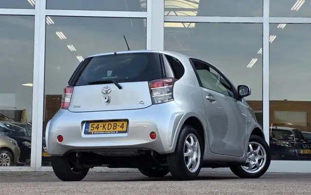 Toyota Iq view 7