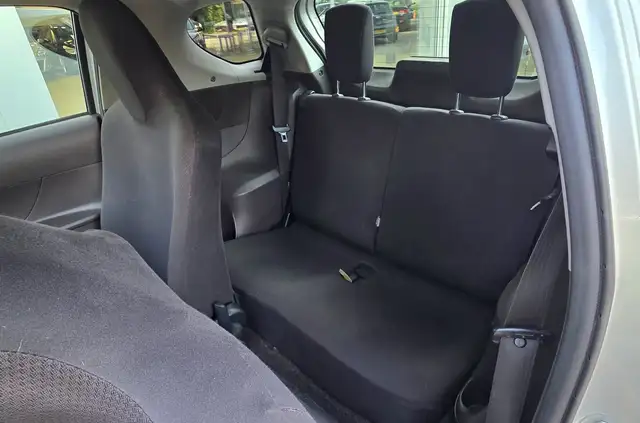 Toyota Iq view 14