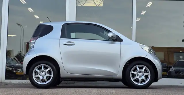 Toyota Iq view 5