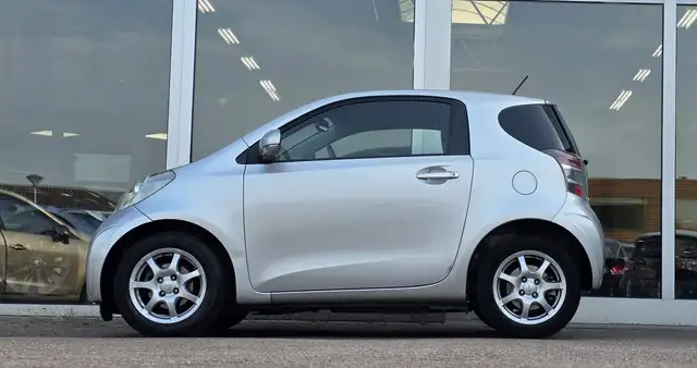 Toyota Iq view 4