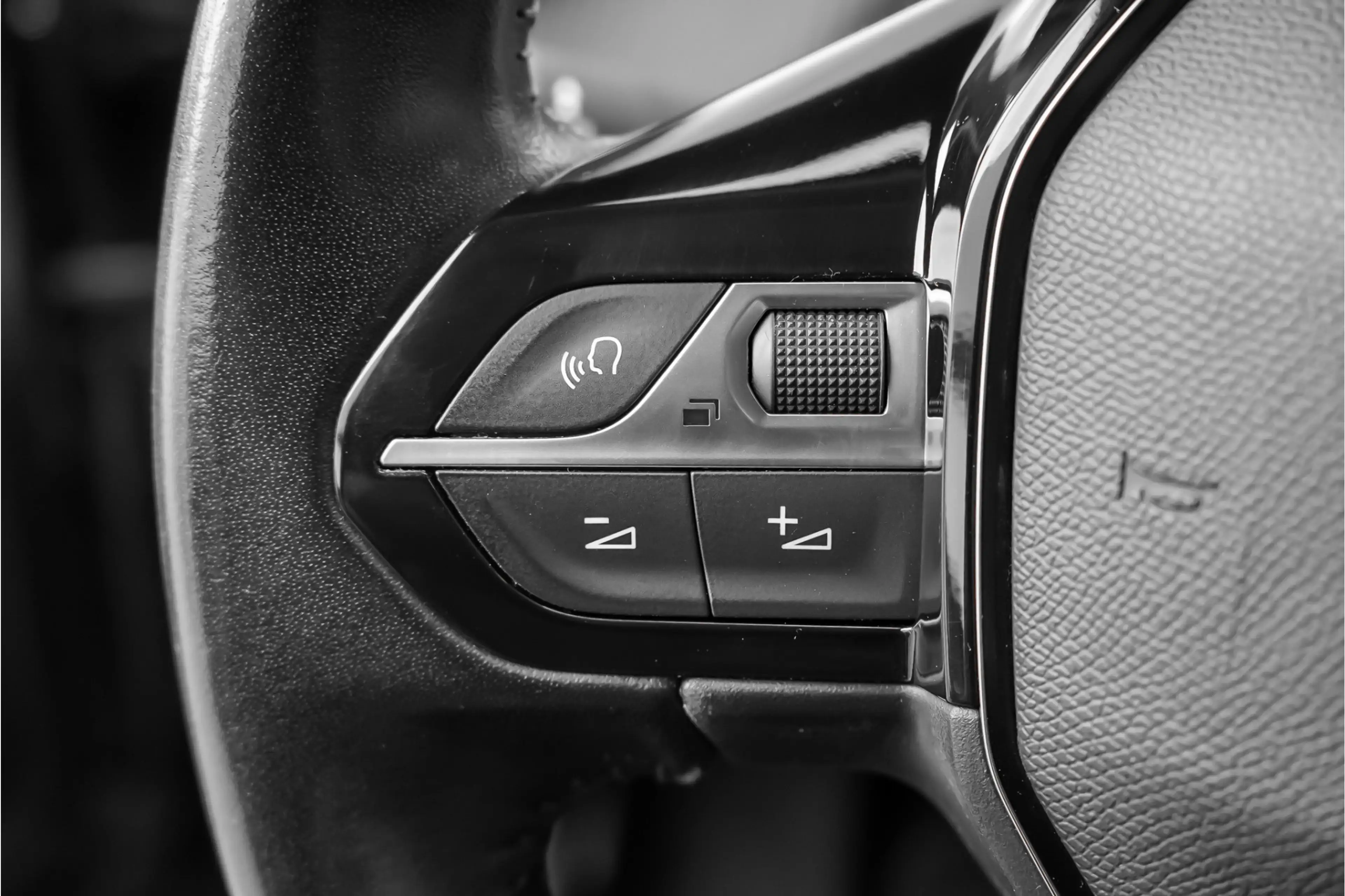 Peugeot e-2008 EV Active 50 kWh Climate Stoelverw Camera — photo 32