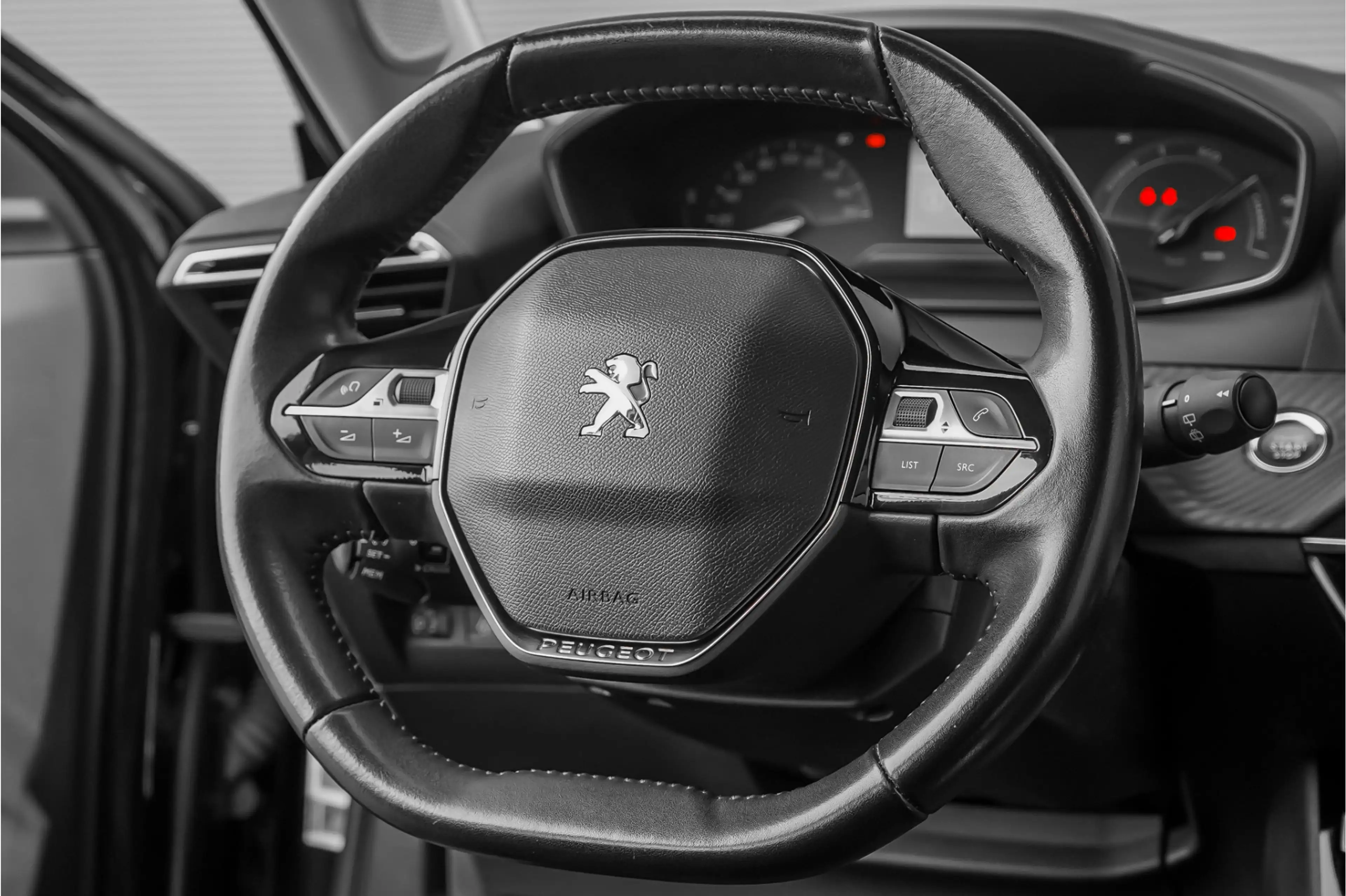Peugeot e-2008 EV Active 50 kWh Climate Stoelverw Camera — photo 20
