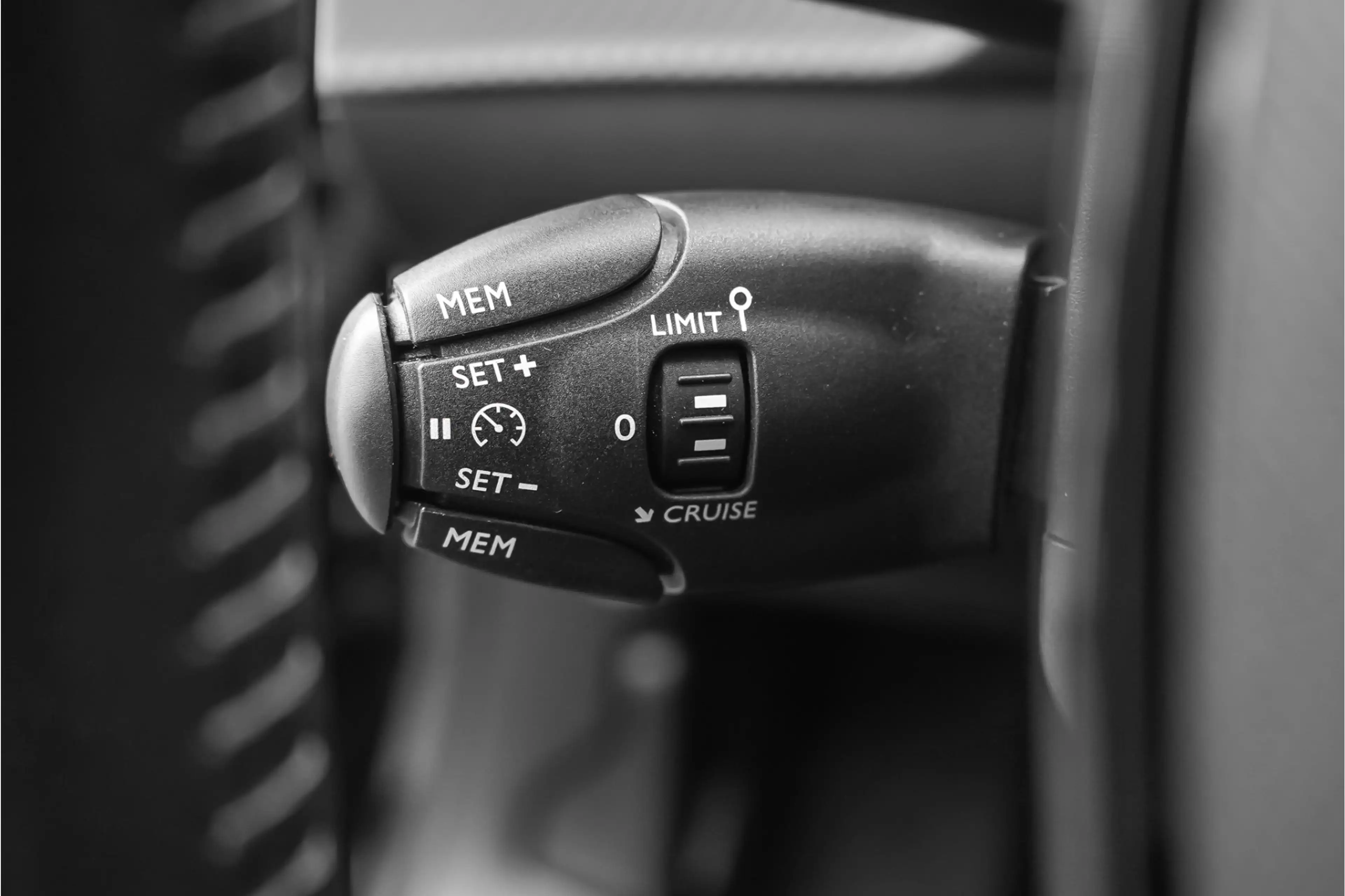 Peugeot e-2008 EV Active 50 kWh Climate Stoelverw Camera — photo 35