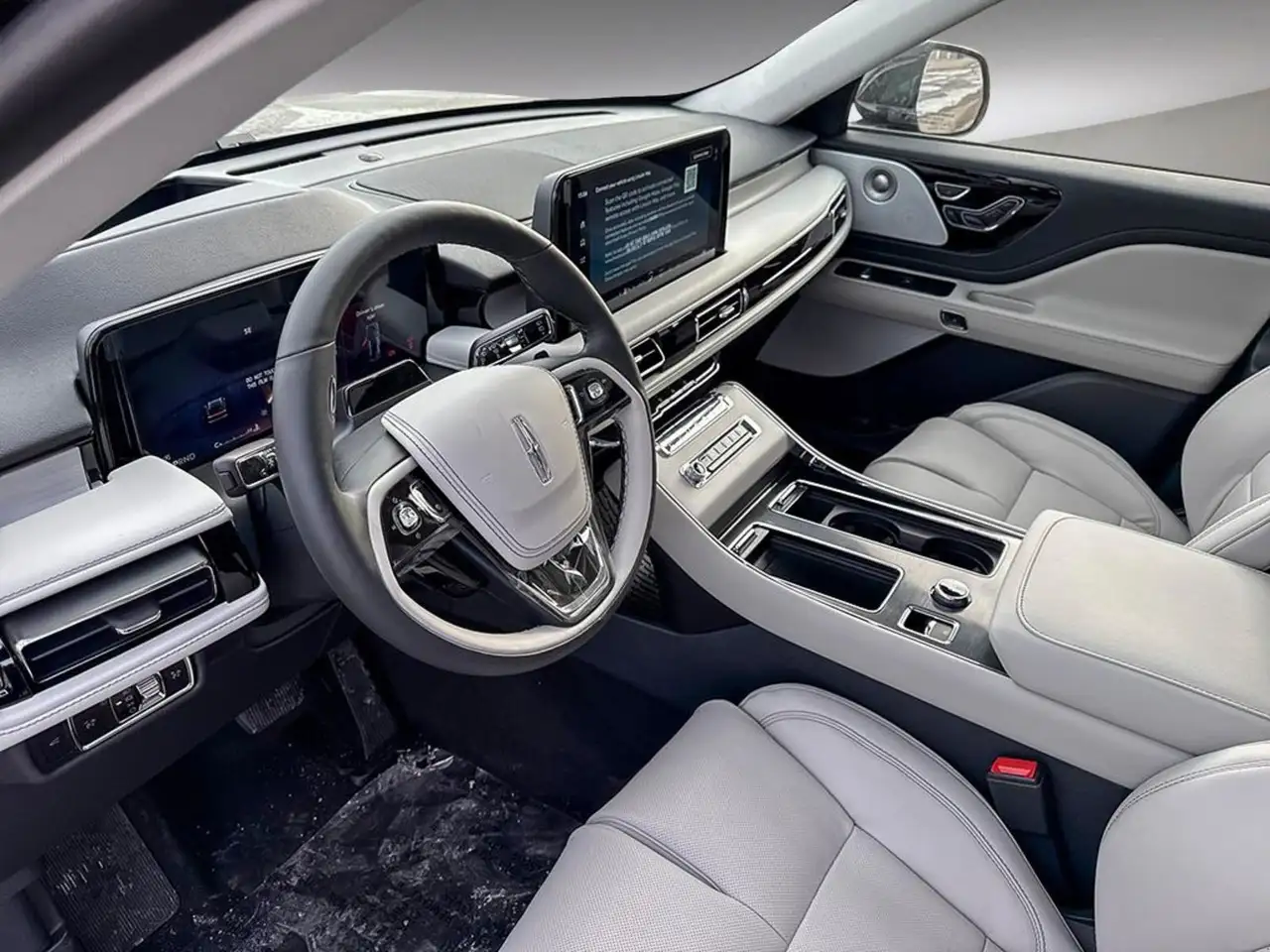 Lincoln Aviator снимка Lincoln Aviator