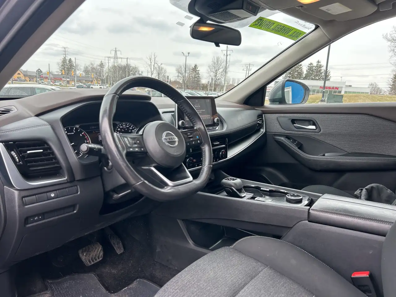 Nissan Rogue снимка Nissan Rogue