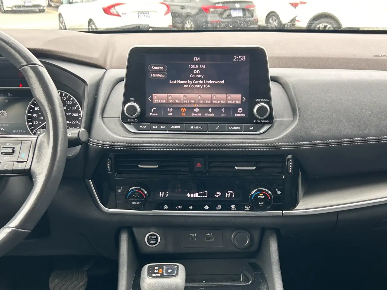 Nissan Rogue снимка Nissan Rogue