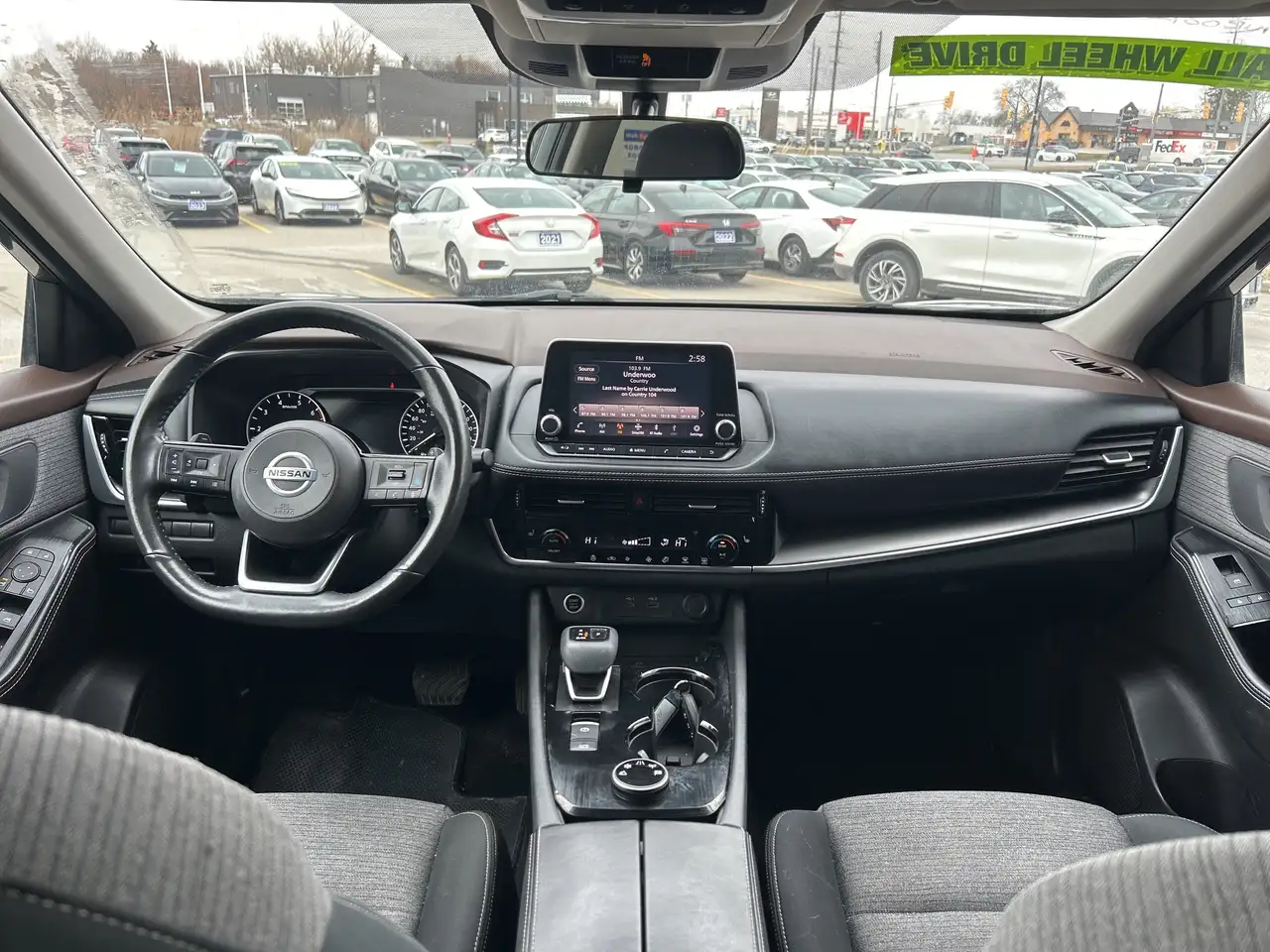 Nissan Rogue снимка Nissan Rogue