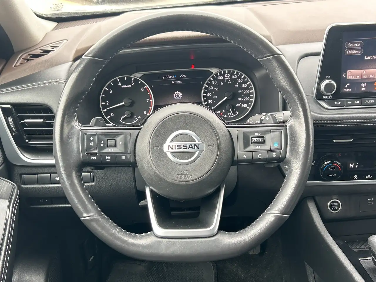 Nissan Rogue снимка Nissan Rogue