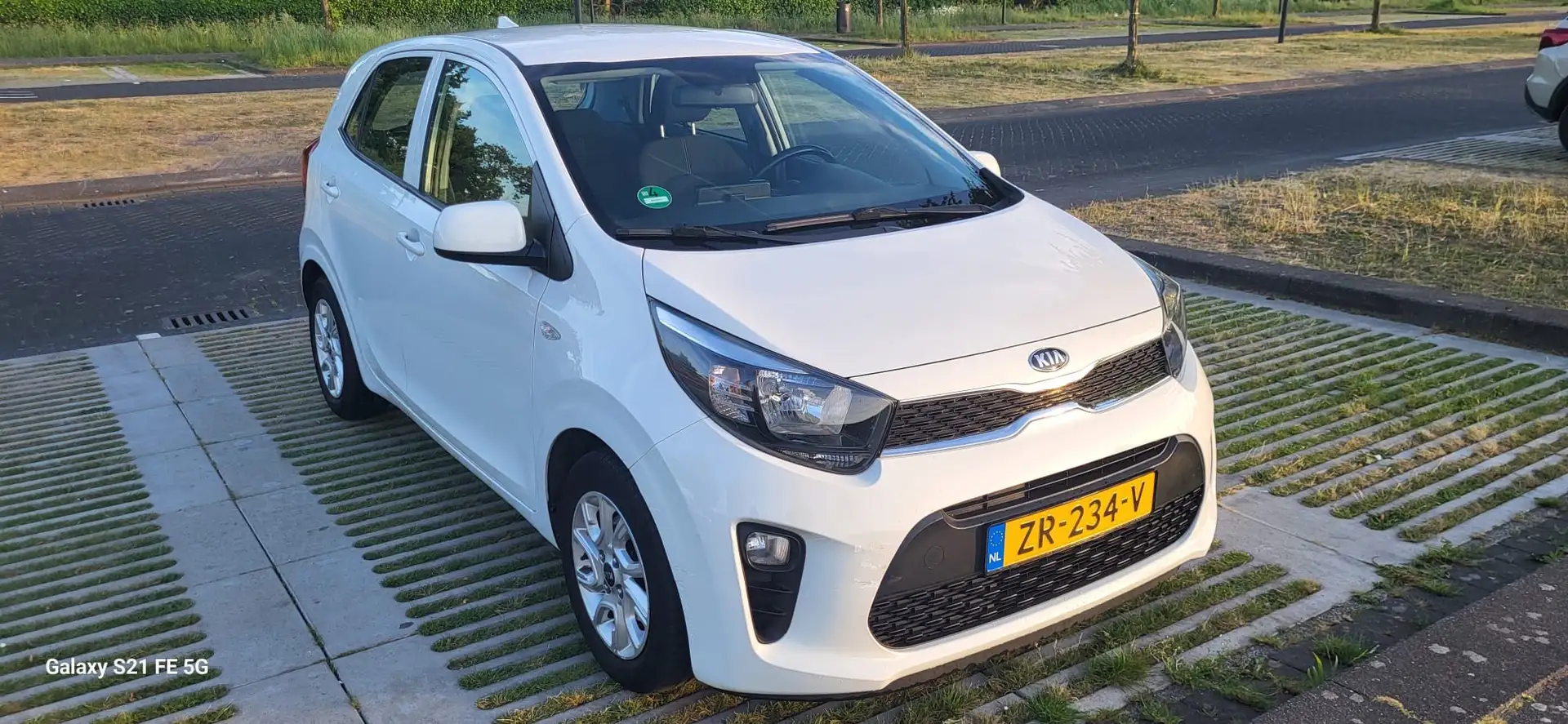 Kia Picanto 1.0 CVVT DynamicLine 67pk 5-zits Wit - 1