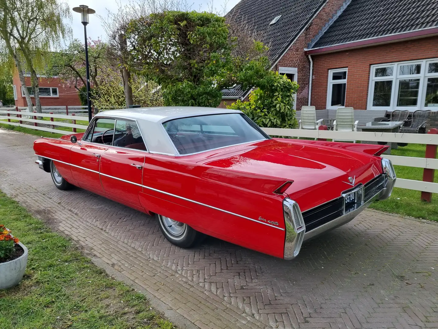 Cadillac Deville sedan 4 deurs Rot - 2