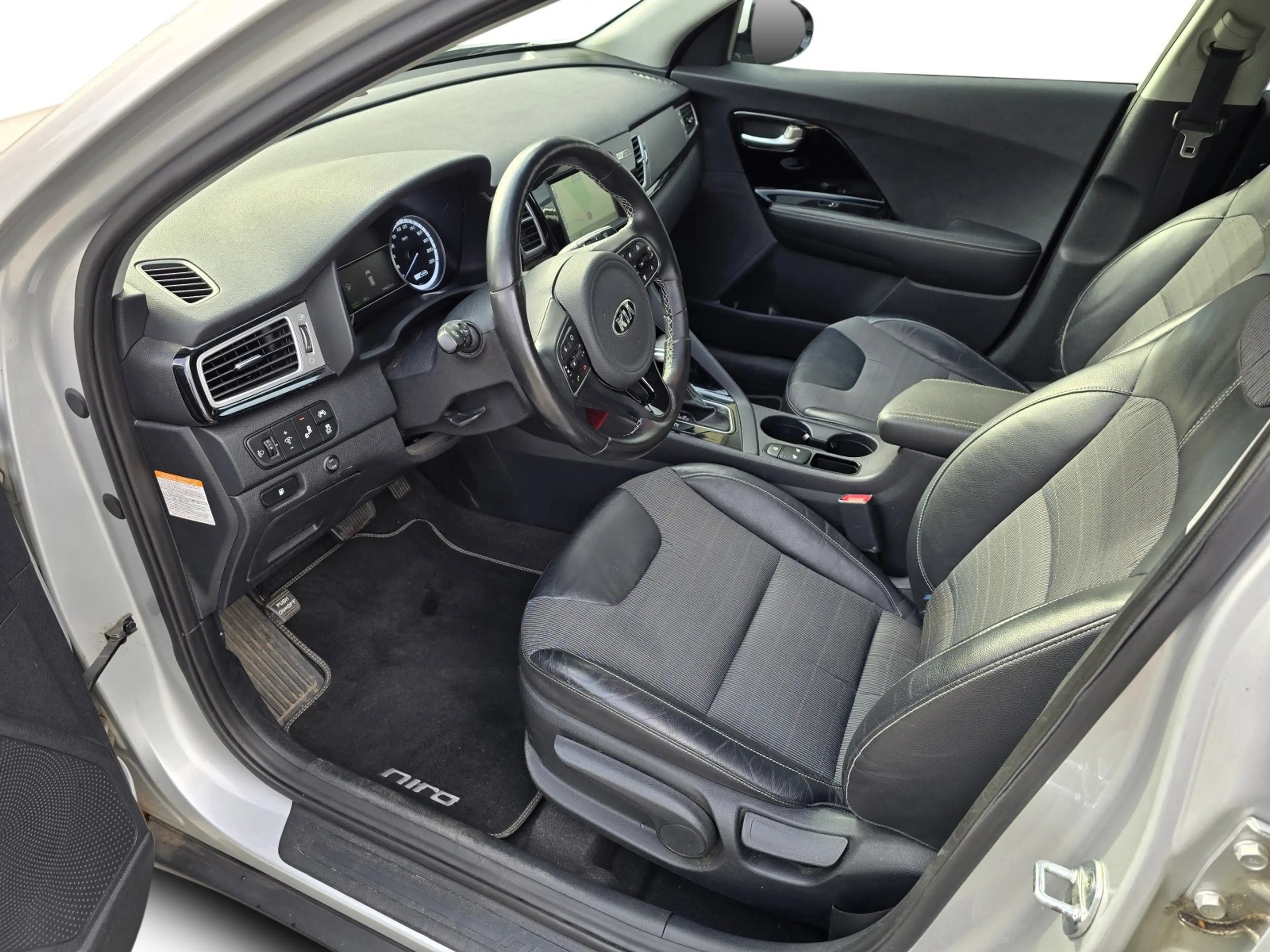 Kia Niro 1.6 GDi Hybrid DynamicLine| 1ste eig.|Dealer onder — photo 3