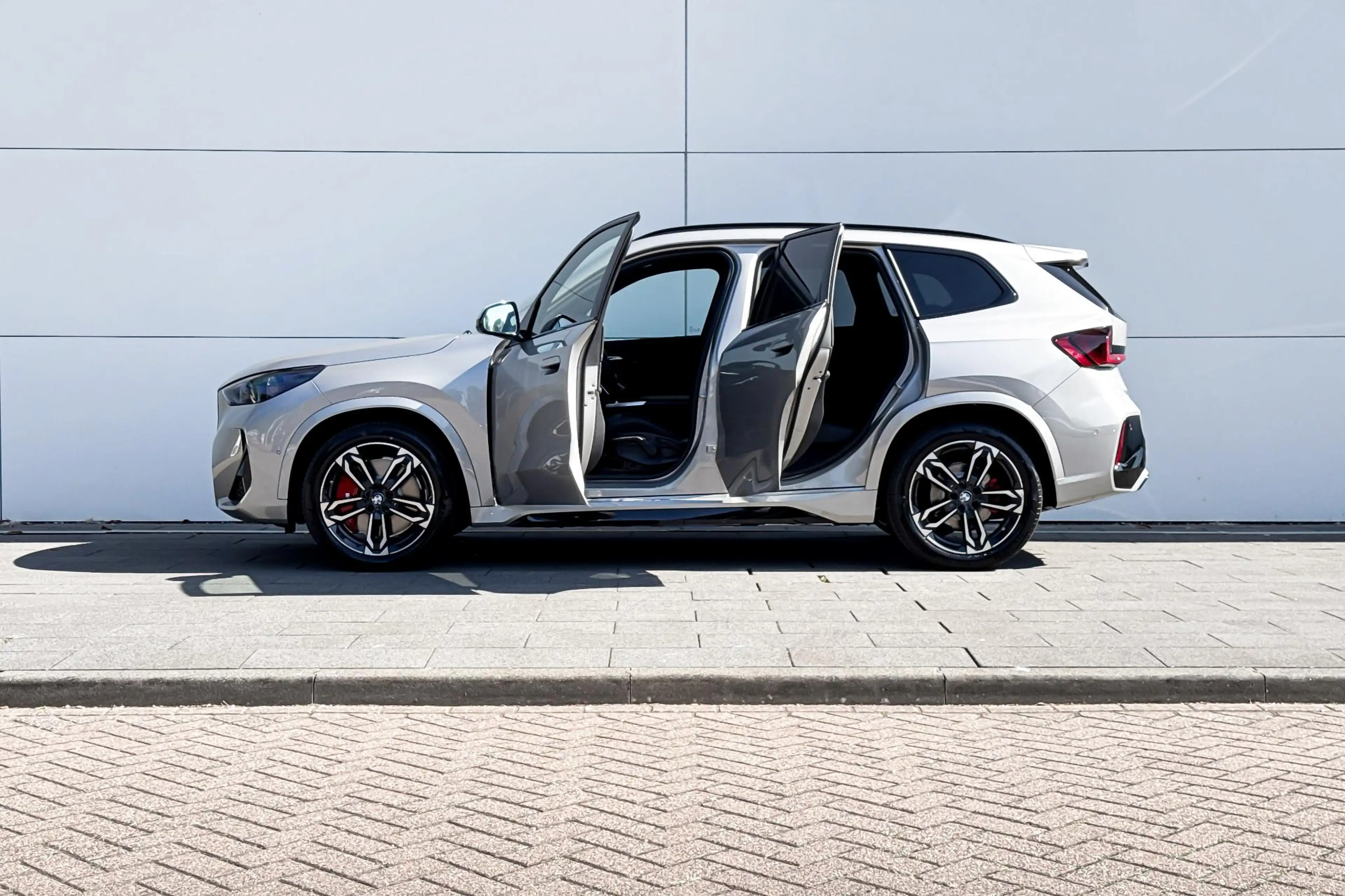BMW iX1 eDrive20 67 kWh M Sport Edition | M Sportpakket Pr — photo 3