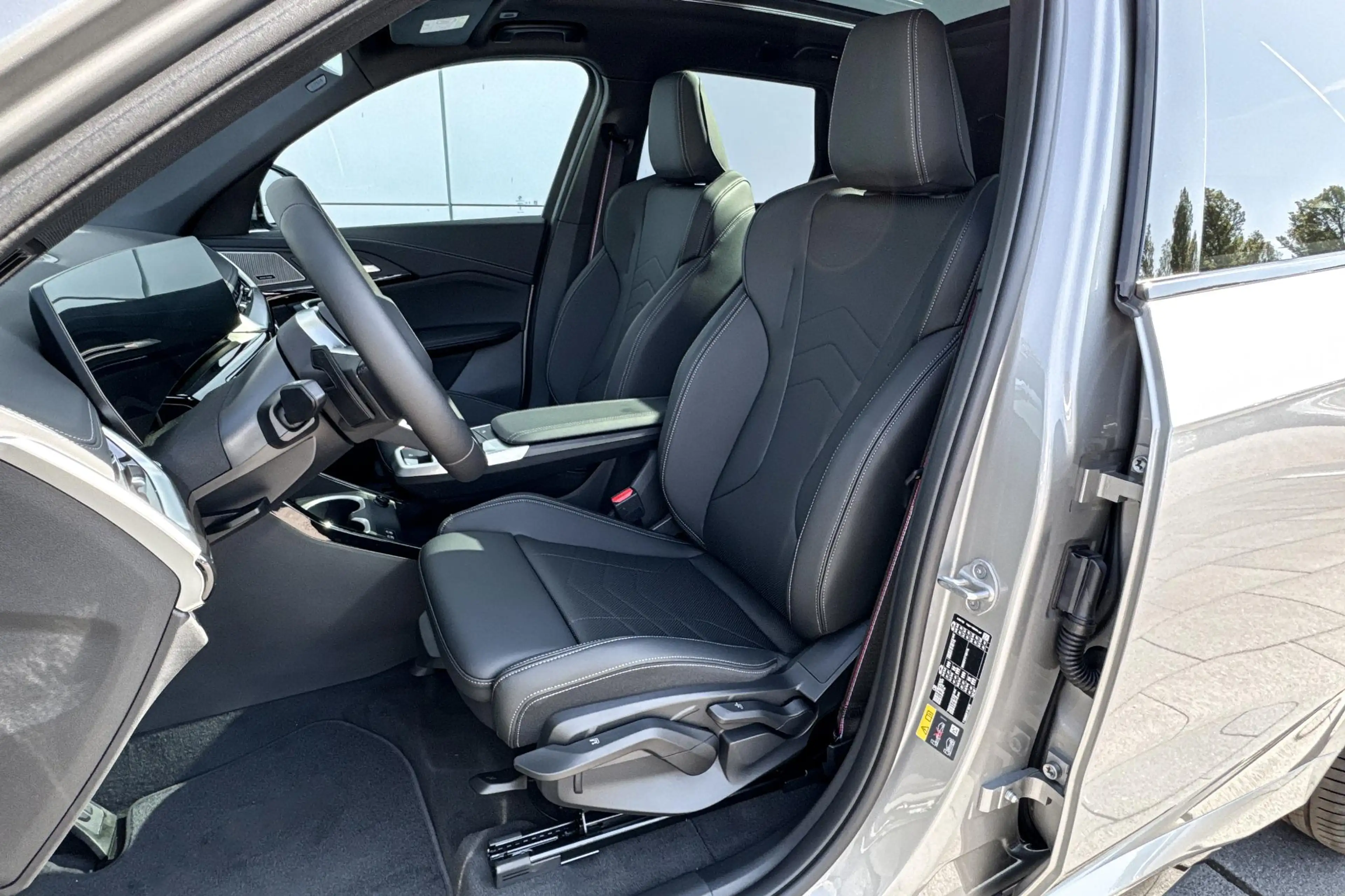 BMW iX1 eDrive20 67 kWh M Sport Edition | M Sportpakket Pr — photo 9