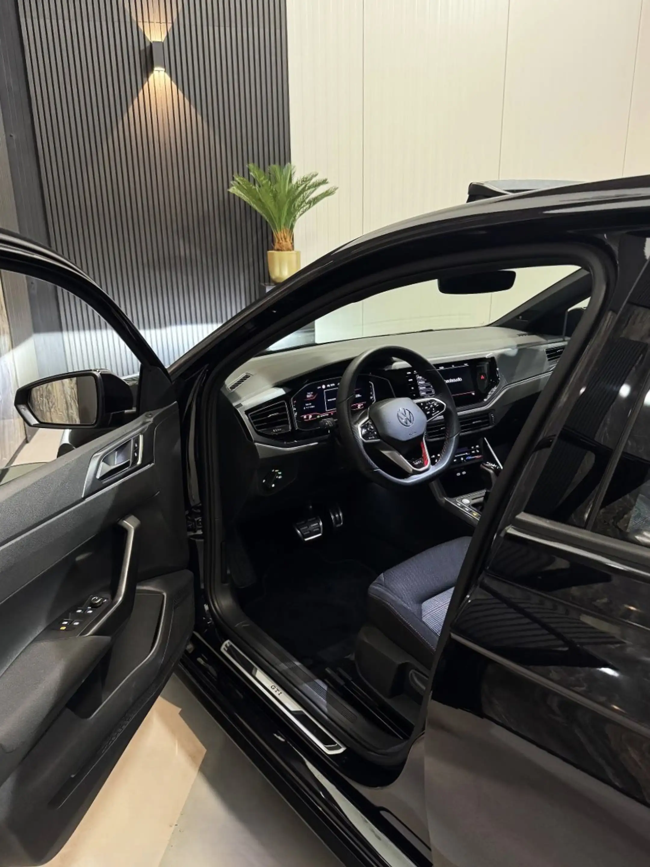 Volkswagen Polo GTI 2.0 TSI GTI|PANO|SFEER|BEATS|BLINDSPOT|KEYLESS|BOM — photo 18
