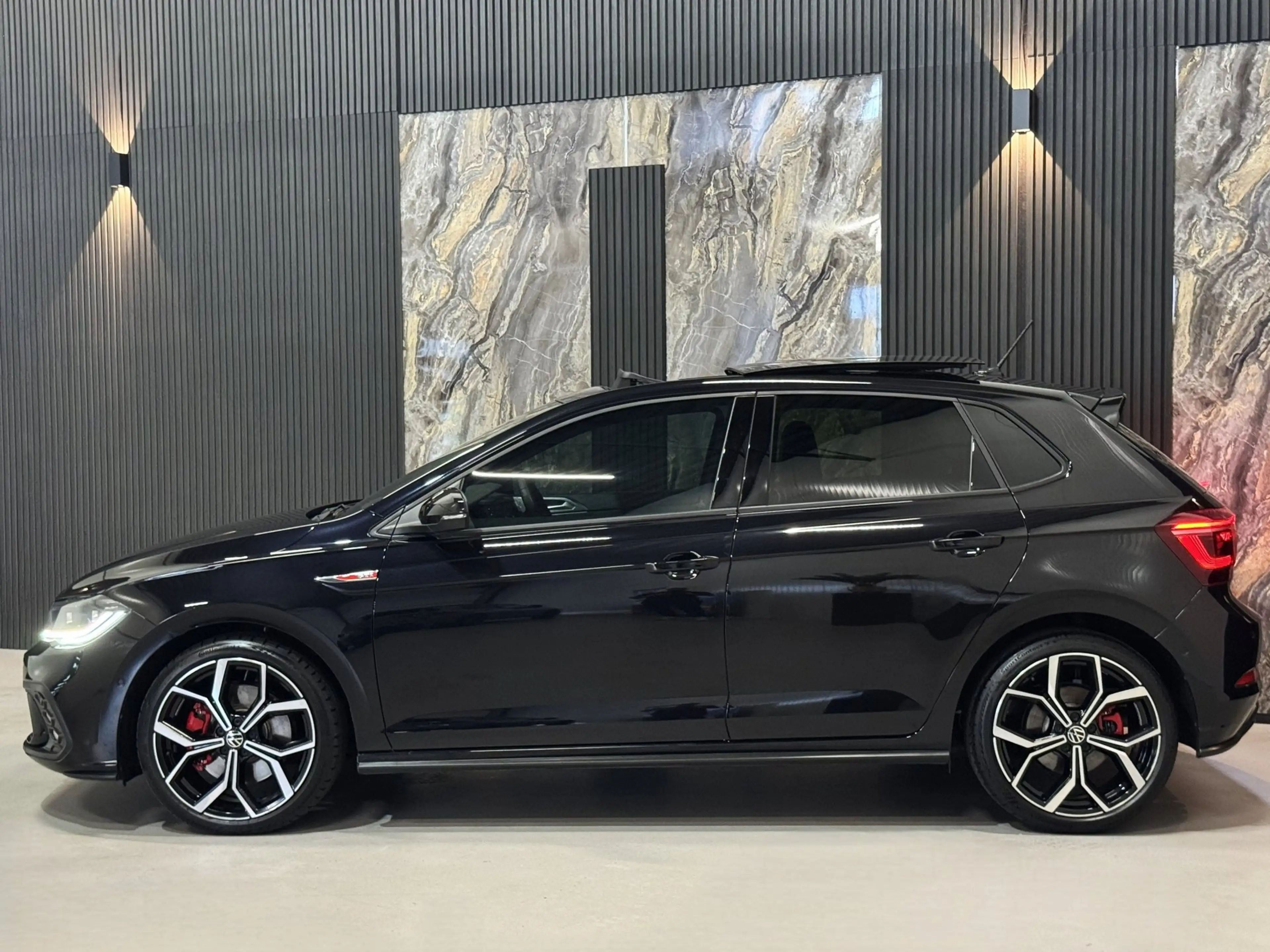 Volkswagen Polo GTI 2.0 TSI GTI|PANO|SFEER|BEATS|BLINDSPOT|KEYLESS|BOM — photo 11