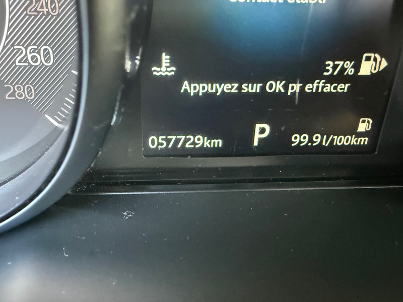 Jaguar E-Pace E-Pace 2.0 T AWD (EU6.2) — photo 12