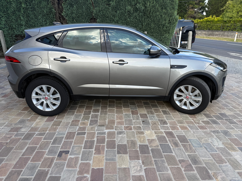 Jaguar E-Pace E-Pace 2.0 T AWD (EU6.2) — photo 2
