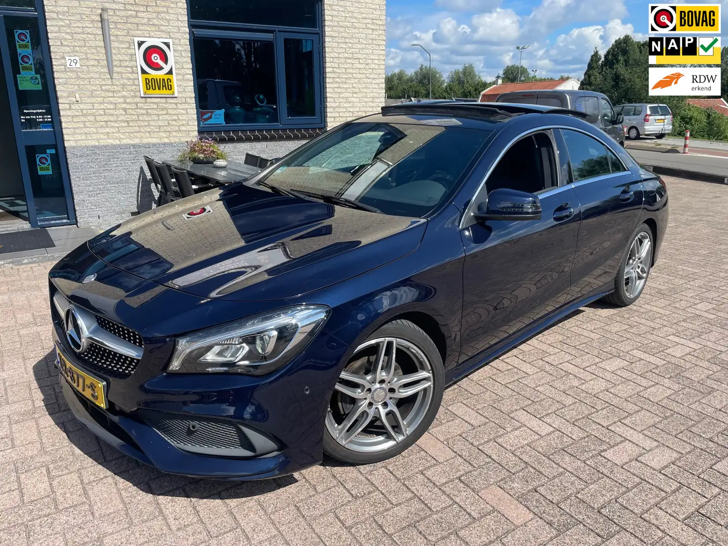 Mercedes-Benz CLA 180 Prestige- AMG pakket-Panodak Blauw - 1