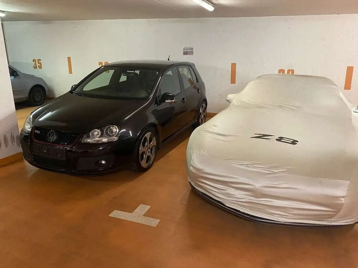 Volkswagen Golf GTI Golf 2,0 GTI DSG GTI Schwarz - 2