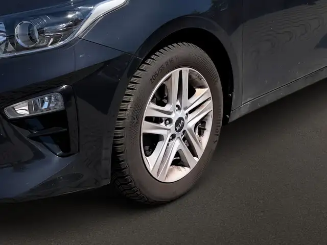 Kia Ceed view 3