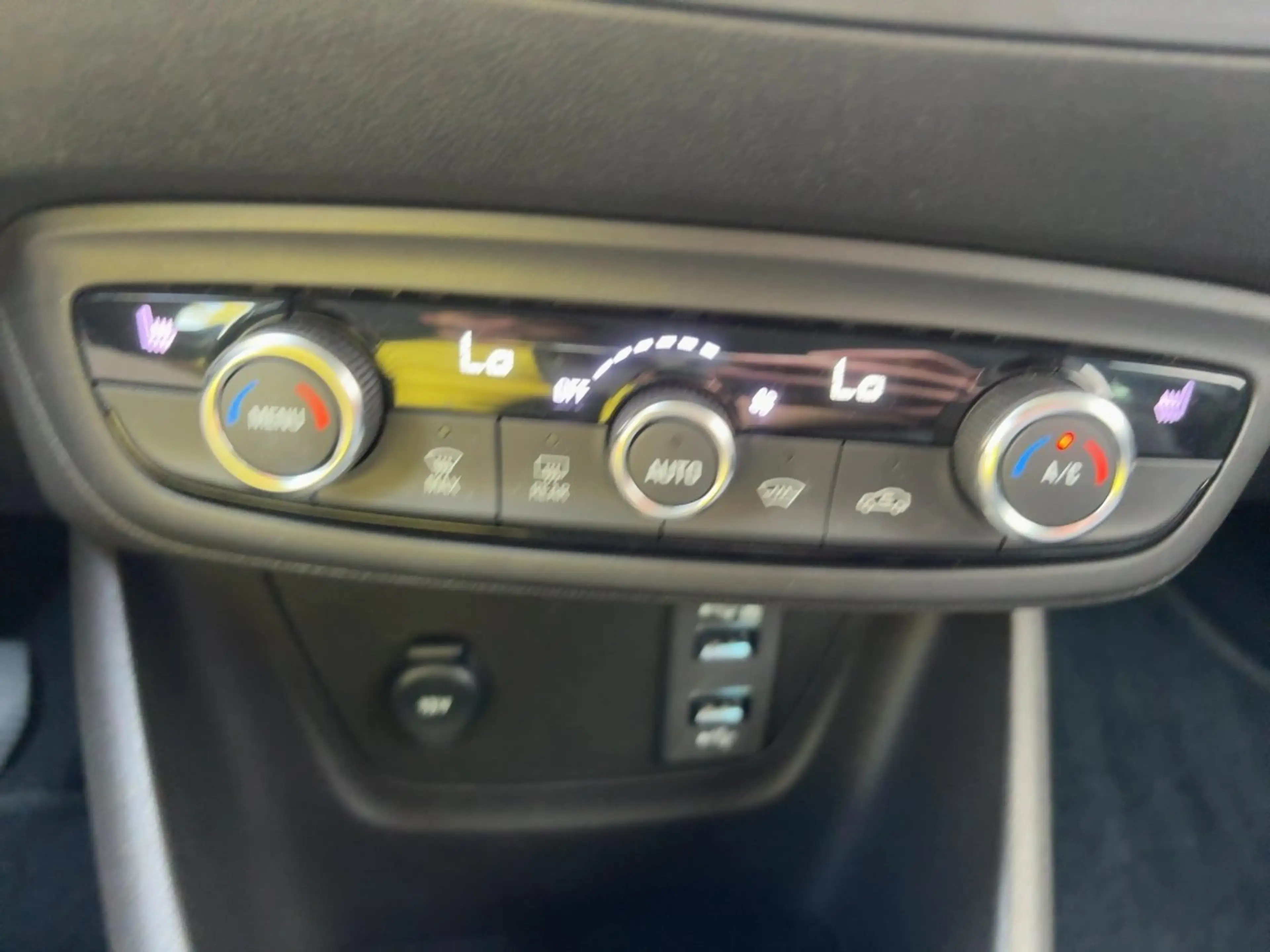 Opel Crossland 1.2 Turbo Elegance Paket *HU/AU neu* — photo 15