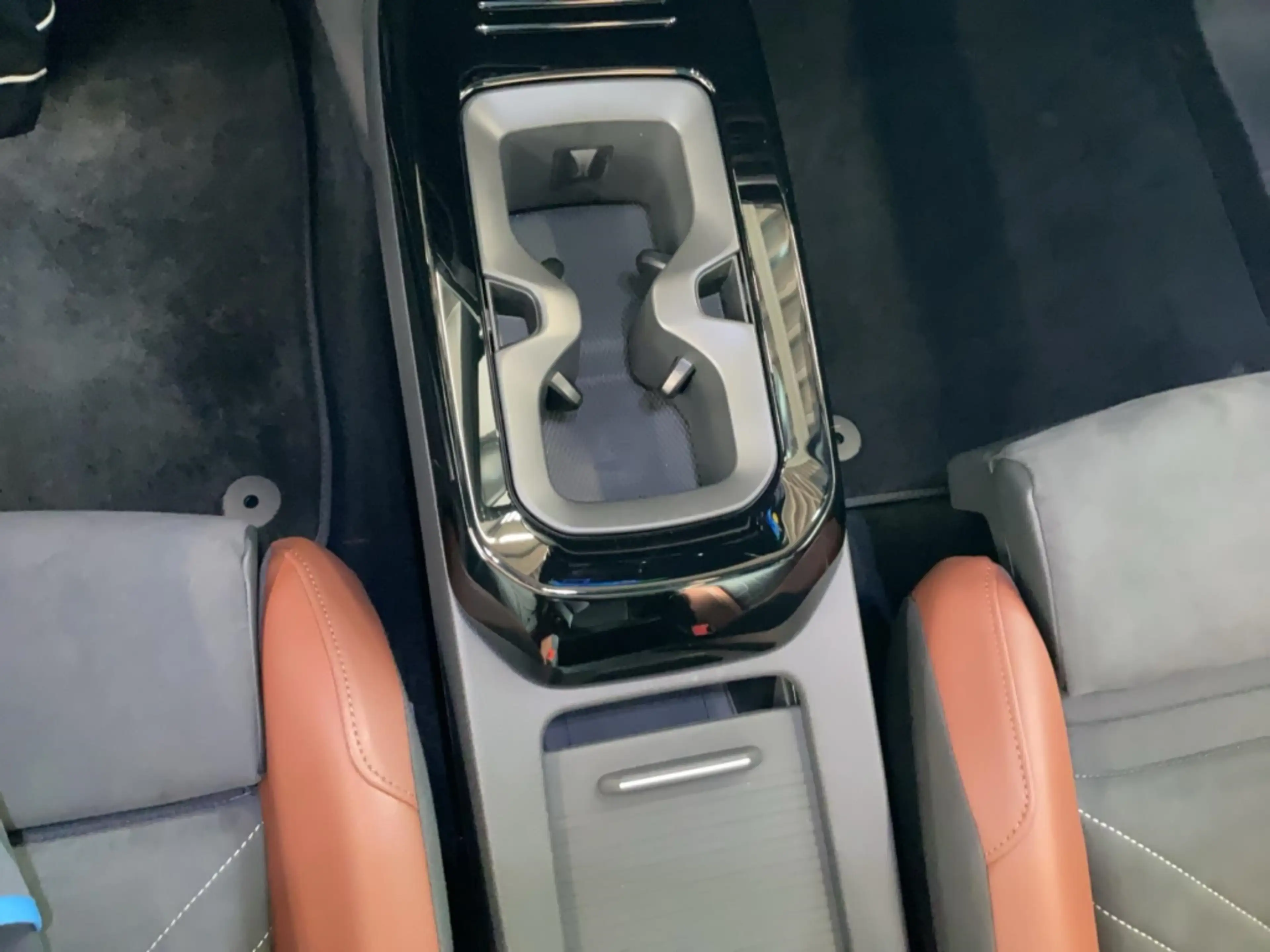 Volkswagen ID.5 Pro Performance 82 kWh Alu Matrix-LED AHK Pano Kam — photo 15