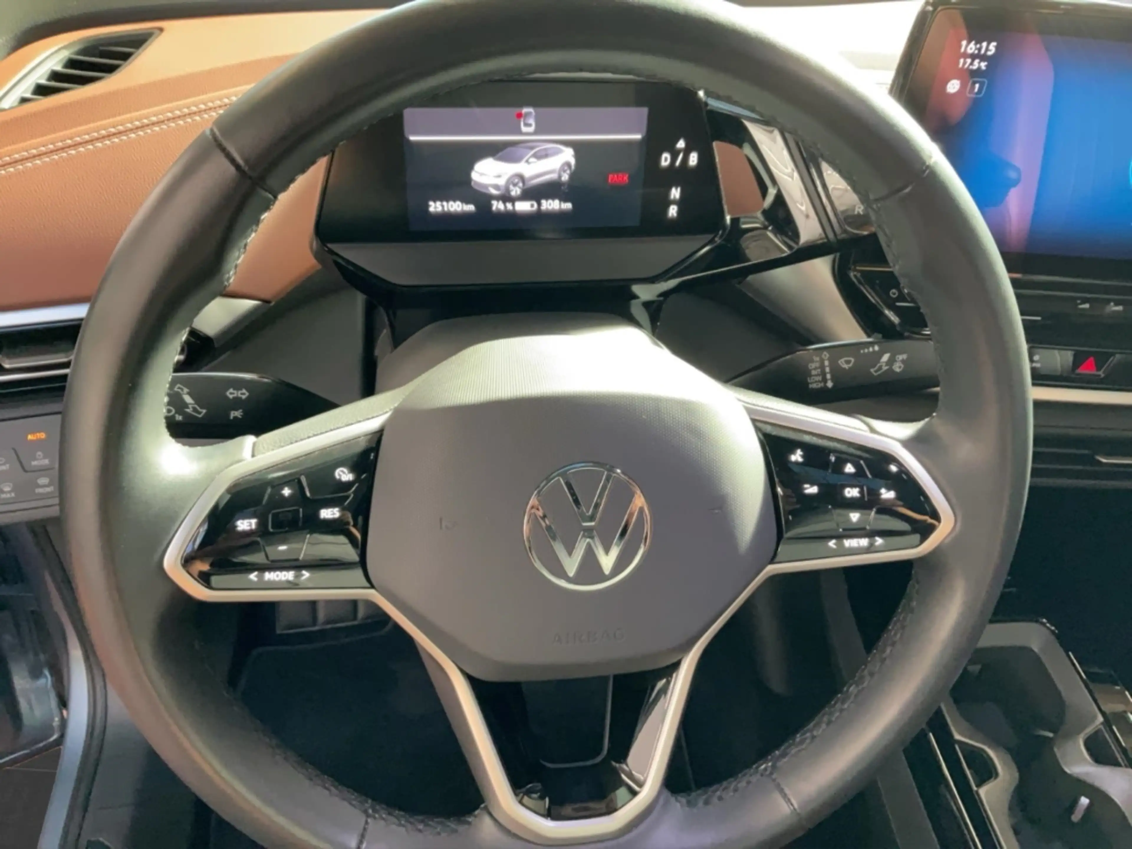 Volkswagen ID.5 Pro Performance 82 kWh Alu Matrix-LED AHK Pano Kam — photo 9