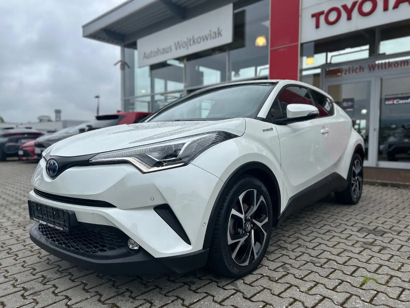 Toyota C-HR Hybrid Team D*Navi*LED*SHZ*ToWiW*PDC* Blanco - 1