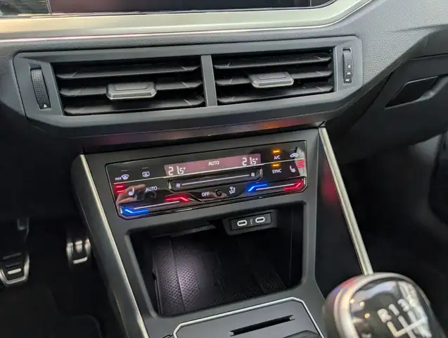Volkswagen Polo view 15