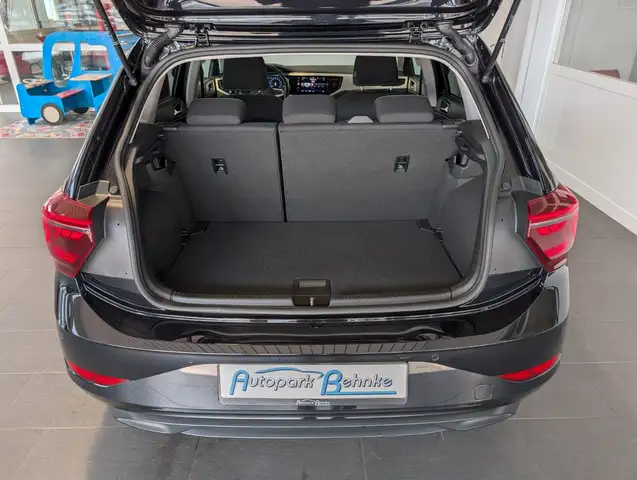 Volkswagen Polo view 12