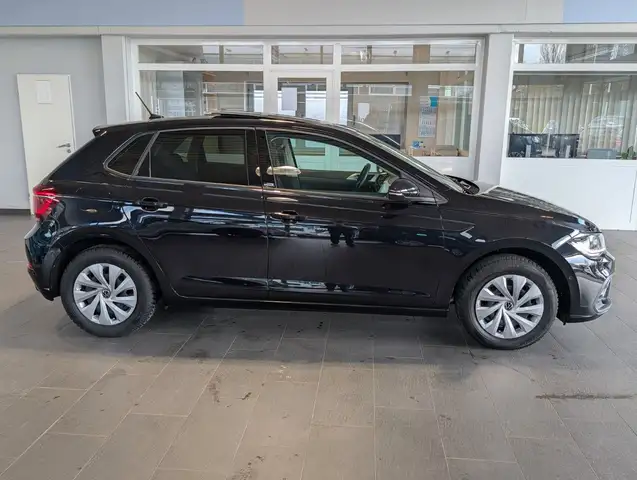 Volkswagen Polo view 2