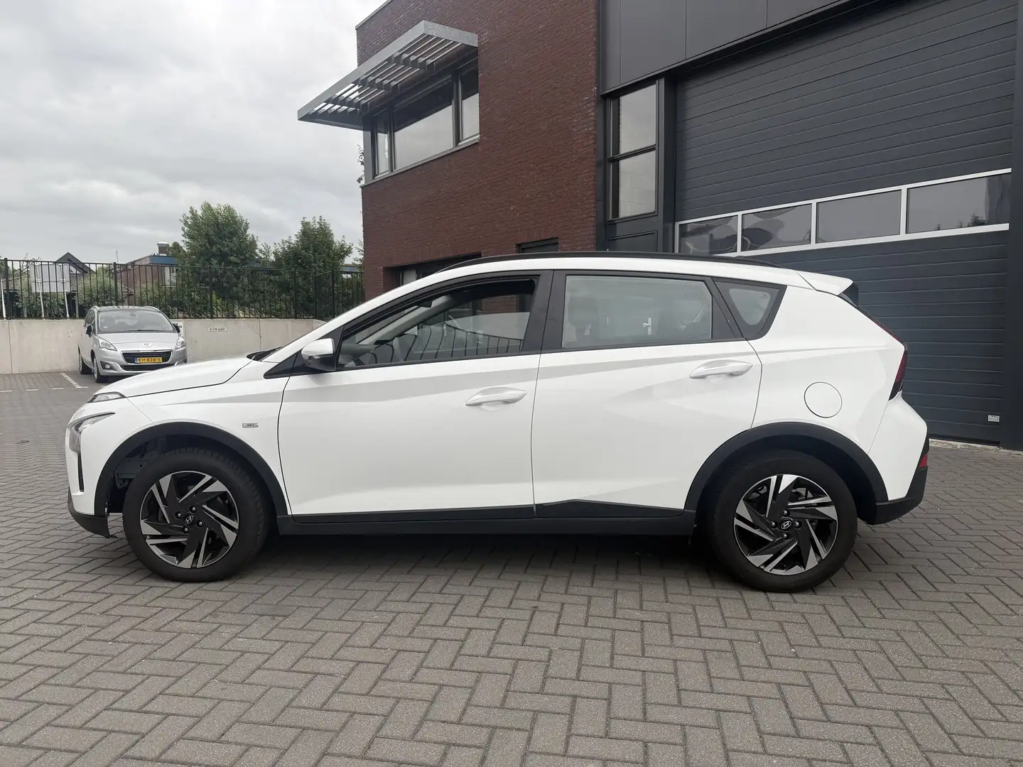 Hyundai BAYON 1.0 T-GDI Comf. SCHADE RIJBAAR EXPORT PRIJS Wit - 2