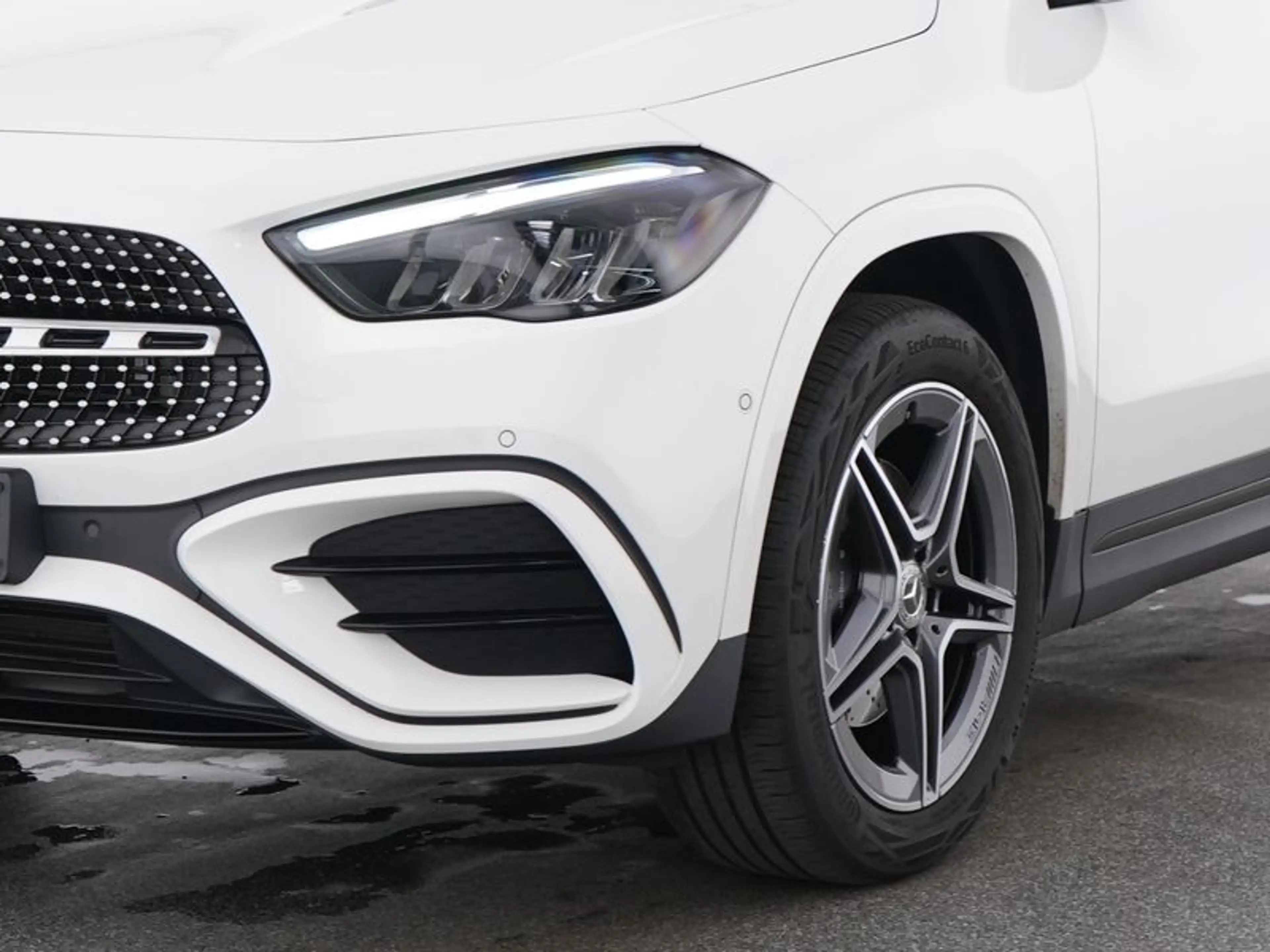 Mercedes-Benz GLA 250 e AMG-Sport/AHK/Distr/360/Night/Ambi/19" — photo 4