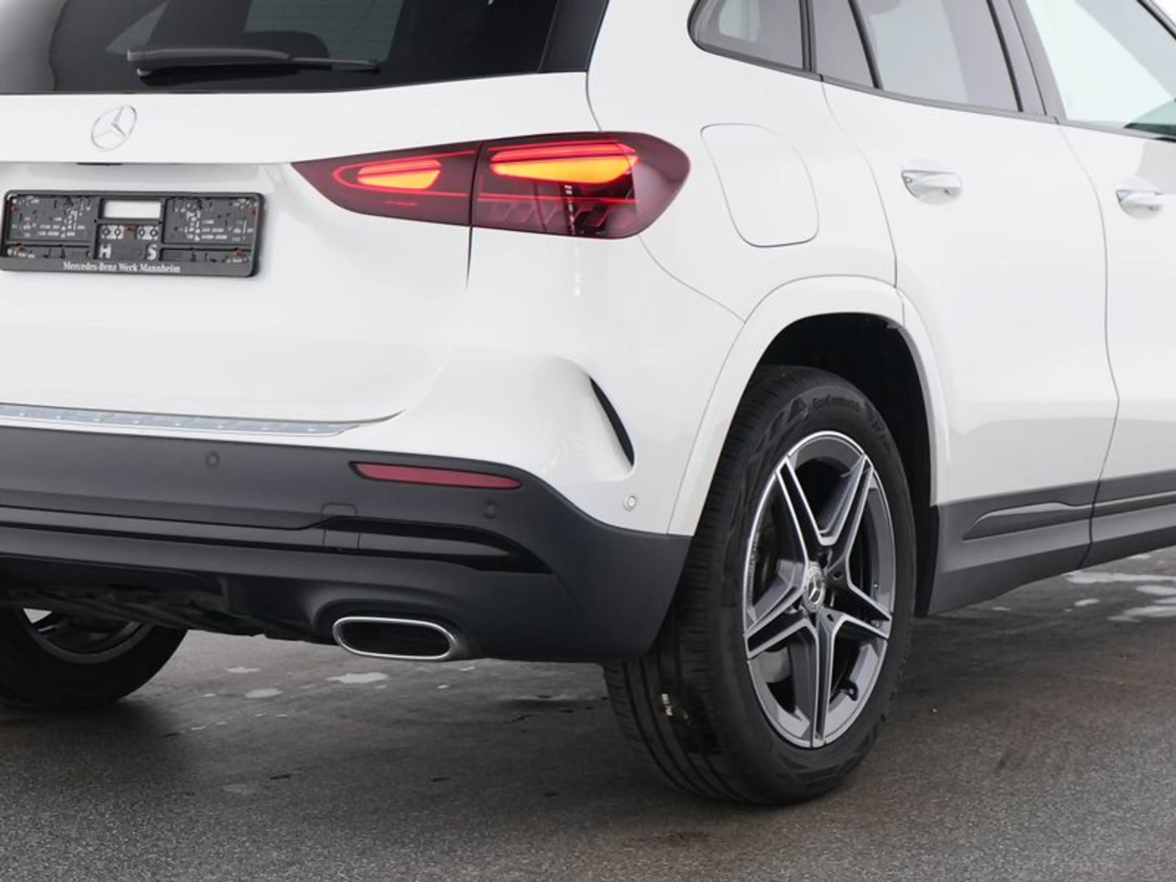 Mercedes-Benz GLA 250 e AMG-Sport/AHK/Distr/360/Night/Ambi/19" — photo 5