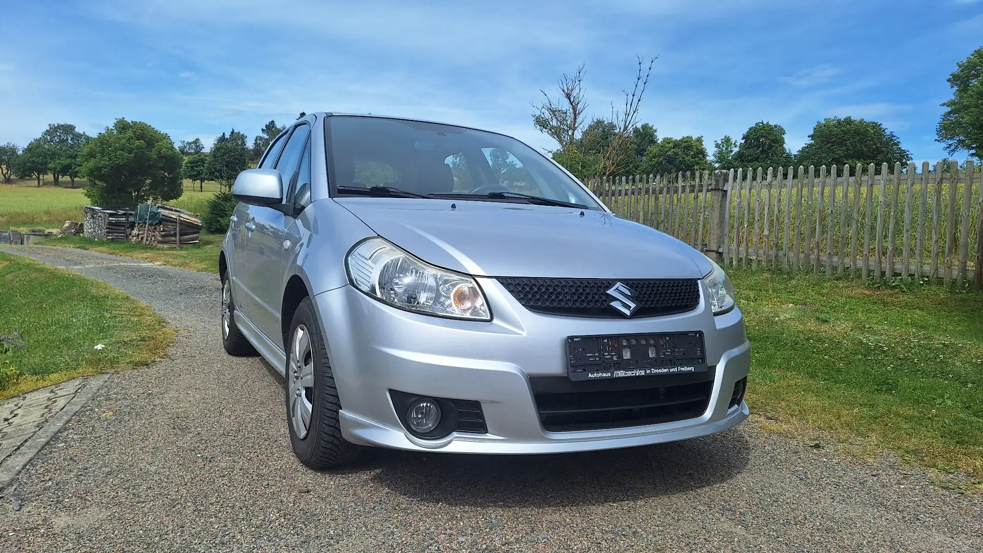 Suzuki SX4 Silber - 1