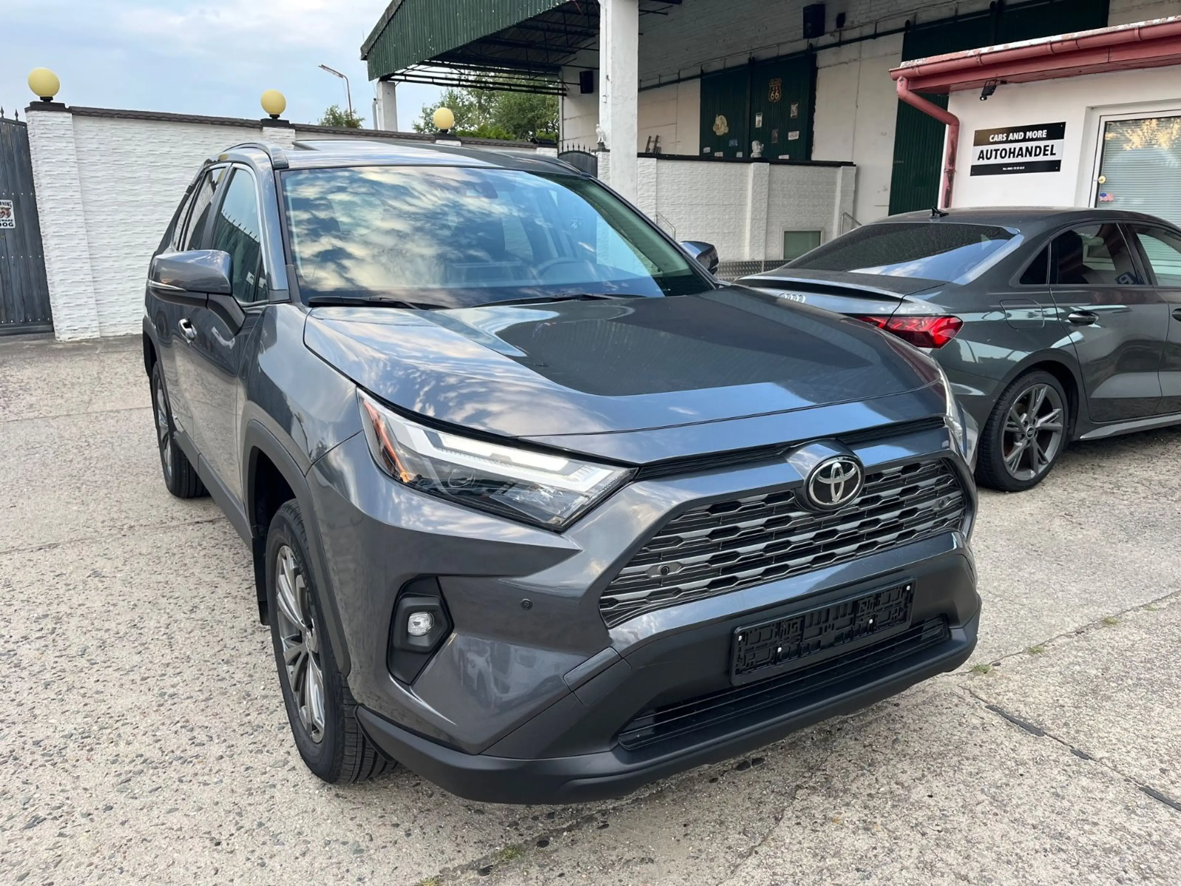 Toyota RAV 4 2.5 Hybrid 4x4 Schiebedach Leder
