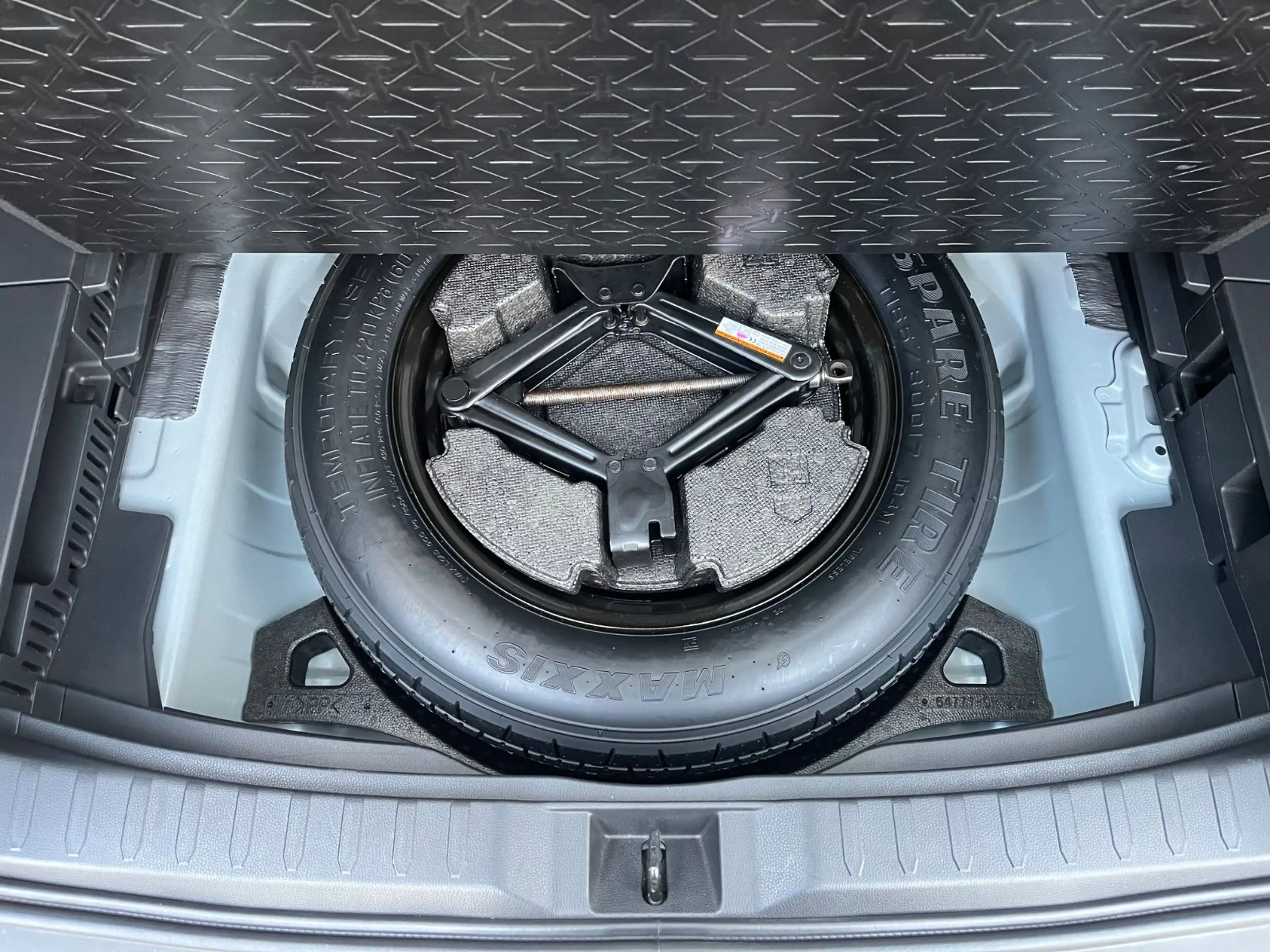 Toyota RAV 4 2.5 Hybrid 4x4 Schiebedach Leder — photo 8