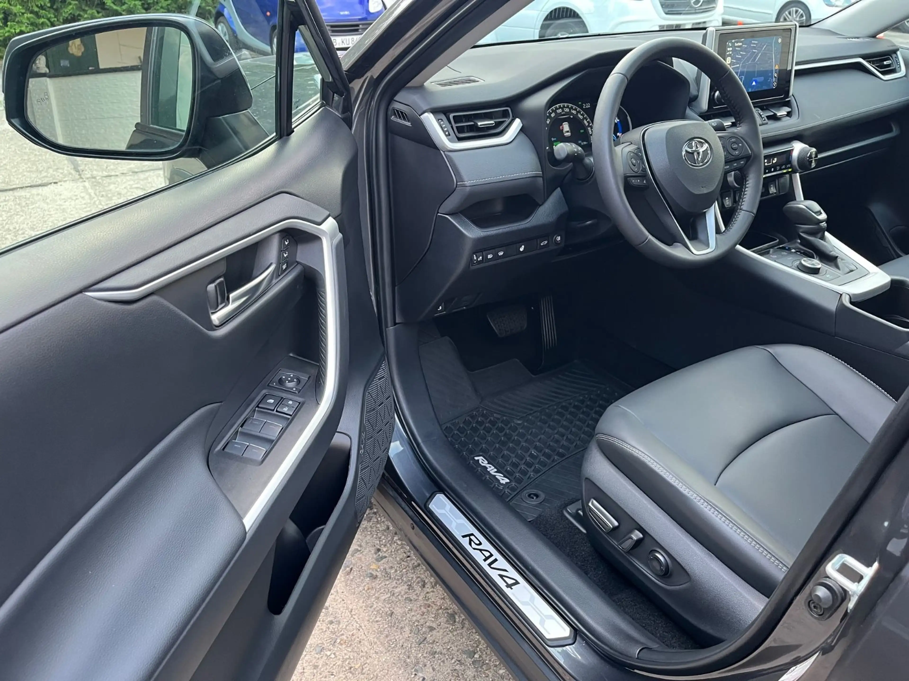 Toyota RAV 4 2.5 Hybrid 4x4 Schiebedach Leder — photo 9