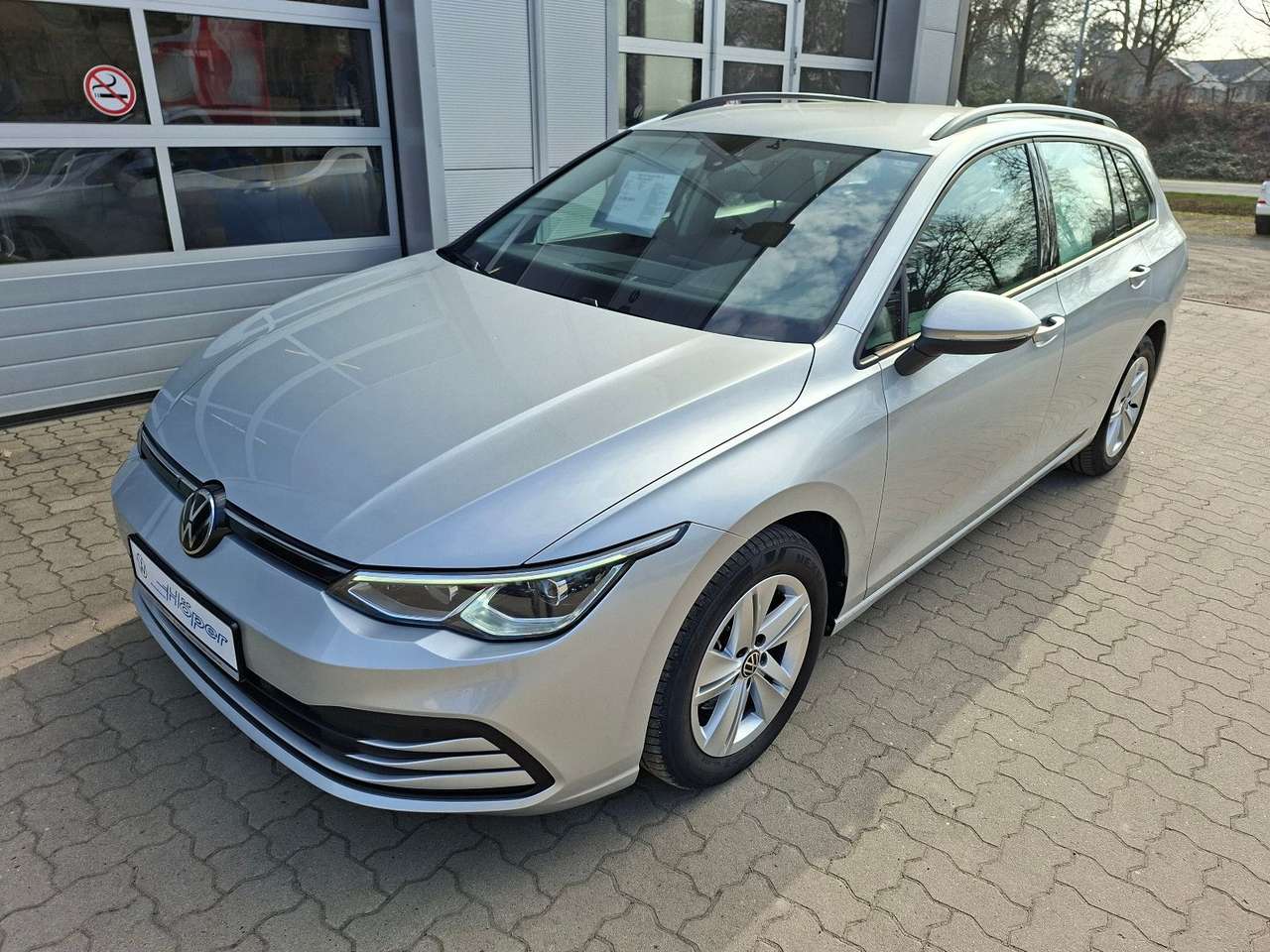 Volkswagen Golf 2023 — Variant VIII 1.5 eTSI DSG Life+Winter+NAV