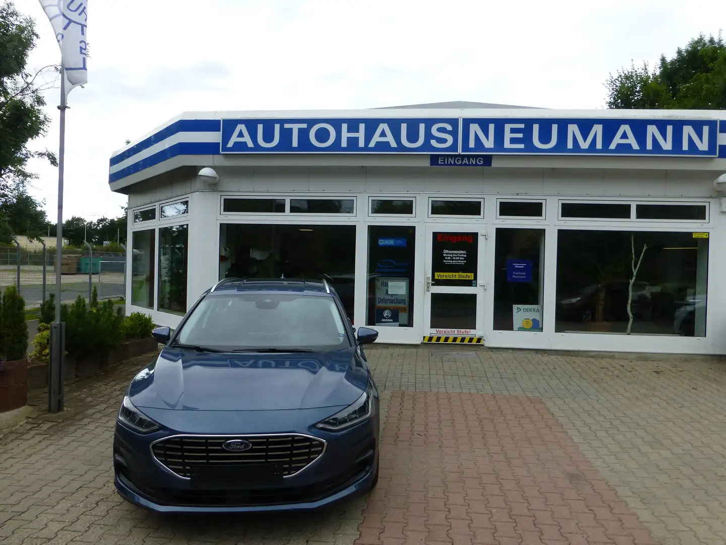 Ford Focus Titanium Blau - 1