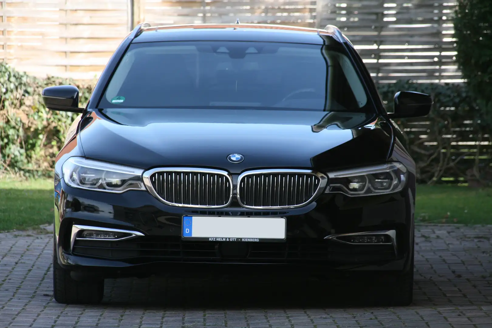 BMW 540 i xDrive Touring Vollausstattung Schwarz - 2