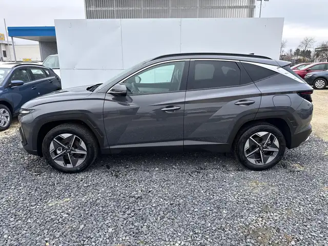 Hyundai Tucson view 3