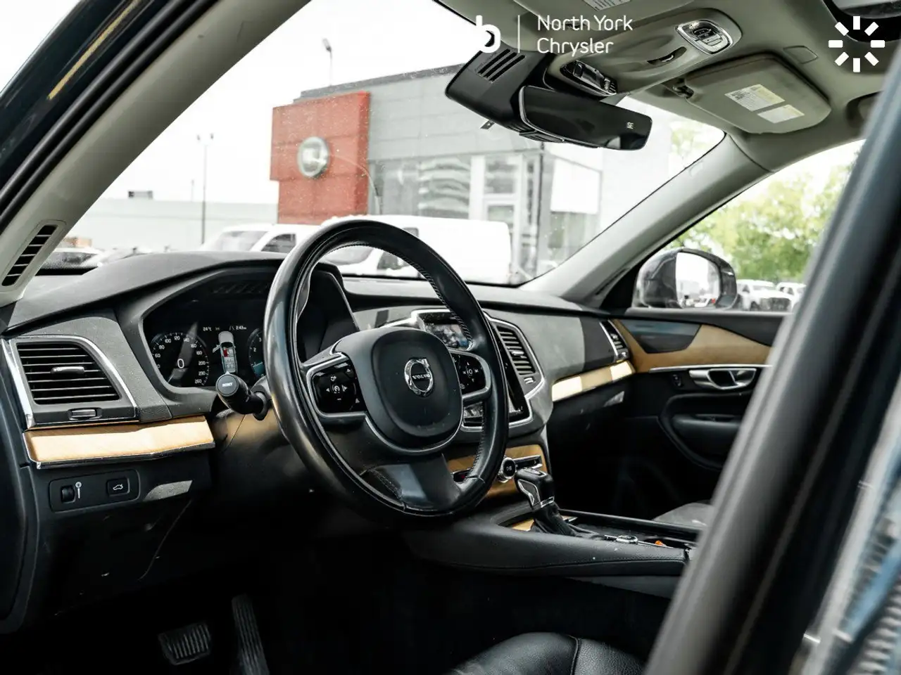 Volvo XC90 снимка Volvo XC90