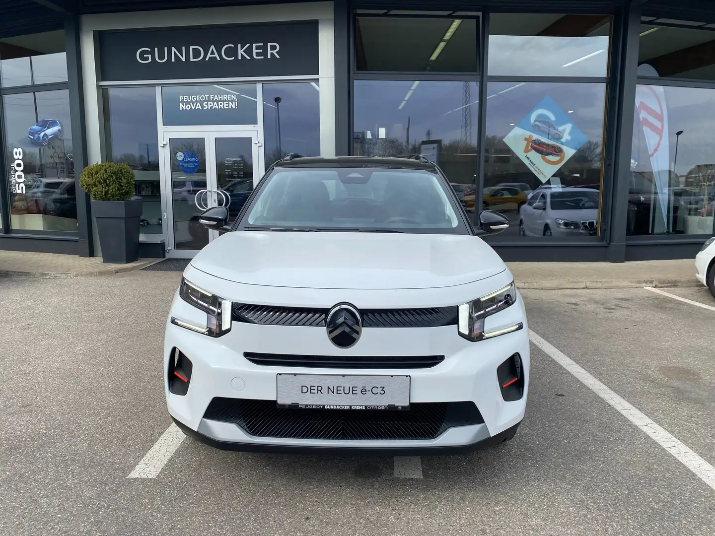 Citroen C3 e-C3 113 44kWh You Pack Plus Weiß - 2