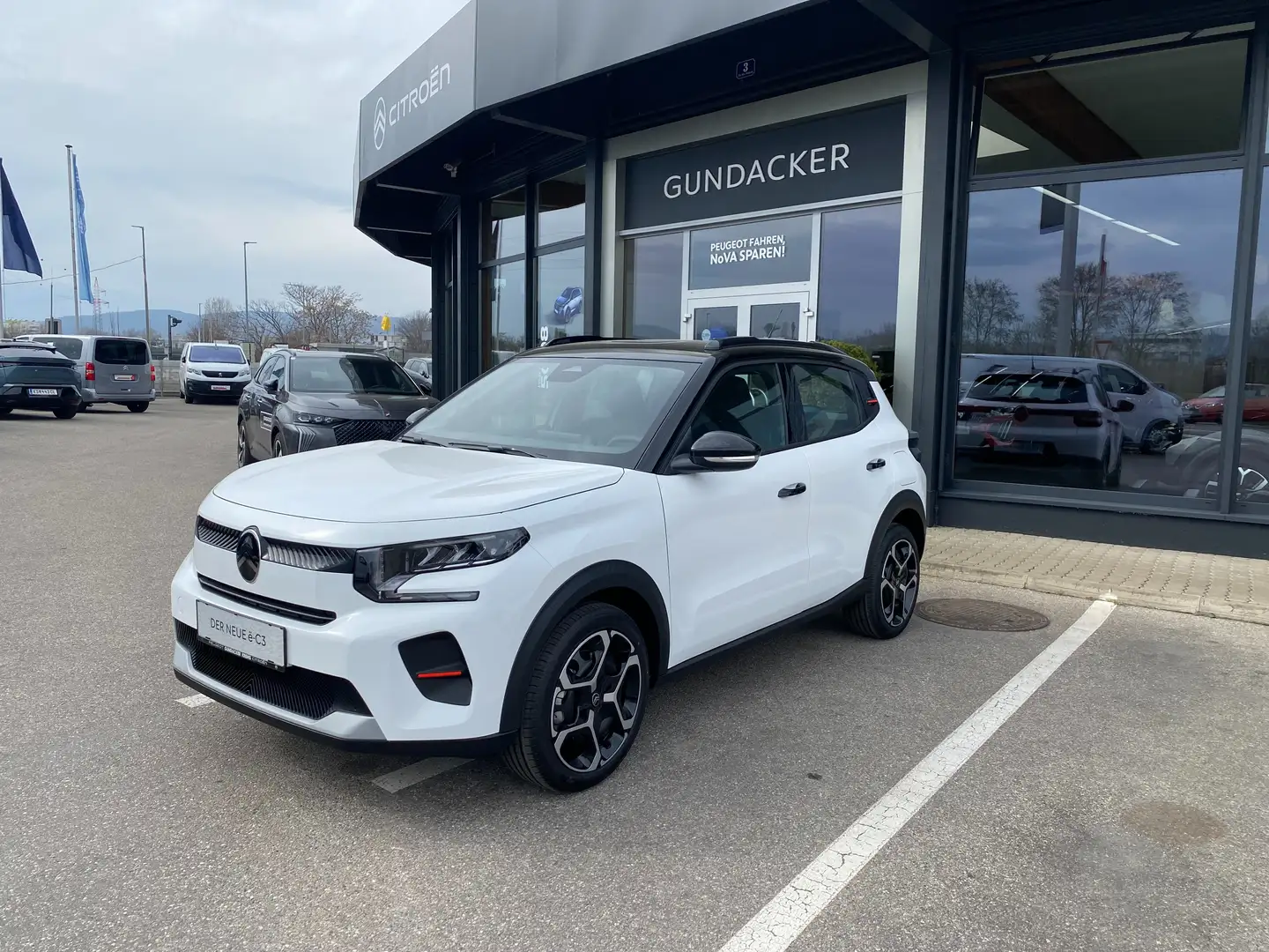 Citroen C3 e-C3 113 44kWh You Pack Plus Weiß - 1